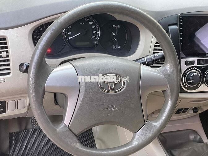 Toyota Innova 2014E Bạc