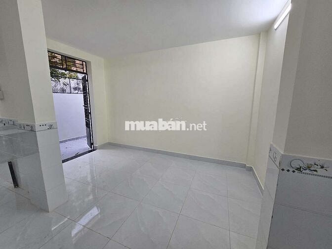 Cho thuê nhà nguyên căn mới 1t1l 2pn 6tr/th mới sửa vô ở ngay