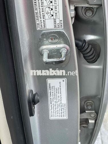 Toyota Innova 2014E Bạc