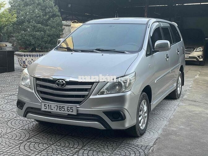 Toyota Innova 2014E Bạc