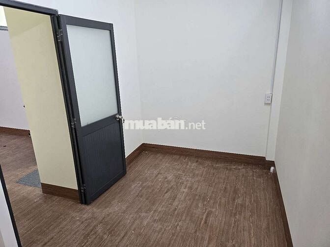 Cho thuê nhà nguyên căn mới 1t1l 2pn 6tr/th mới sửa vô ở ngay