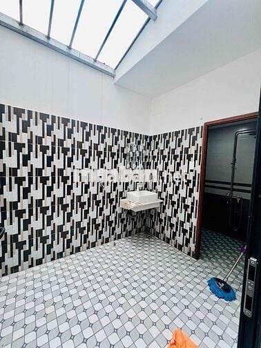 Nhà Mới Sạch Hẻm 1/ Phan Văn Trị DT 4x18 1Trệt 2Lầu 4Pn 3Wc Hẻm Ôtô