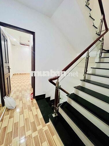 Nhà Mới Sạch Hẻm 1/ Phan Văn Trị DT 4x18 1Trệt 2Lầu 4Pn 3Wc Hẻm Ôtô