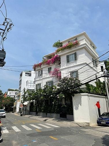 Bán nhà Thảo Điền, góc 2 mặt tiền Lê Văn Miến, 3 tầng, 186.5m2, 89 tỷ