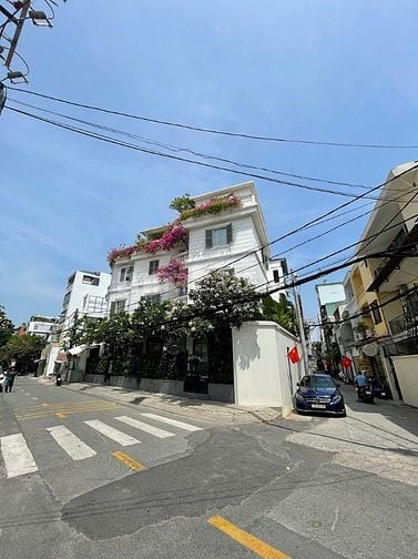 Bán nhà Thảo Điền, góc 2 mặt tiền Lê Văn Miến, 3 tầng, 186.5m2, 89 tỷ