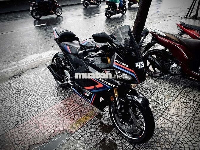 Yamaha R3 bán