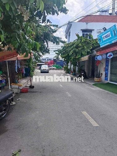 Cho rhuê nhà 5 x18-3 lầu -5 phong xtt-dg xe tải dan cư sam uat