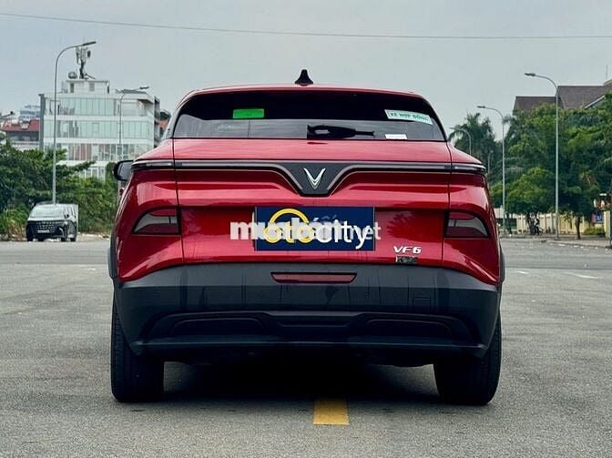VinFast VF6 S 2025 - Màu đỏ -1v6km - Mua pin