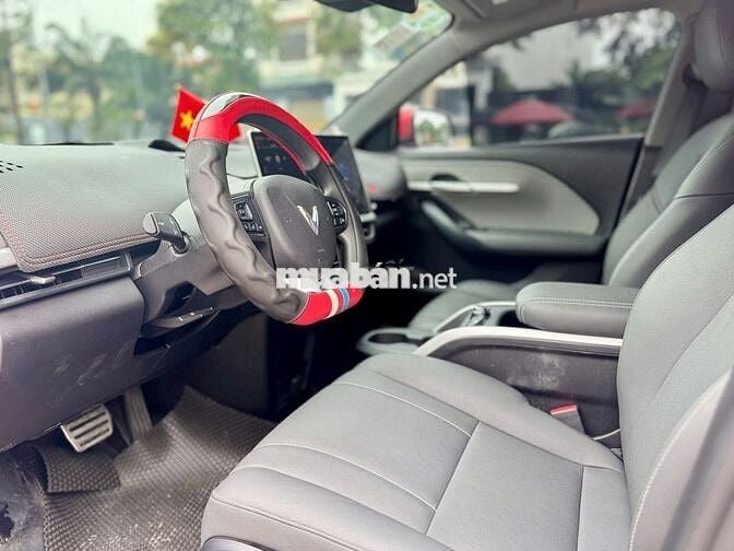 VinFast VF6 S 2025 - Màu đỏ -1v6km - Mua pin