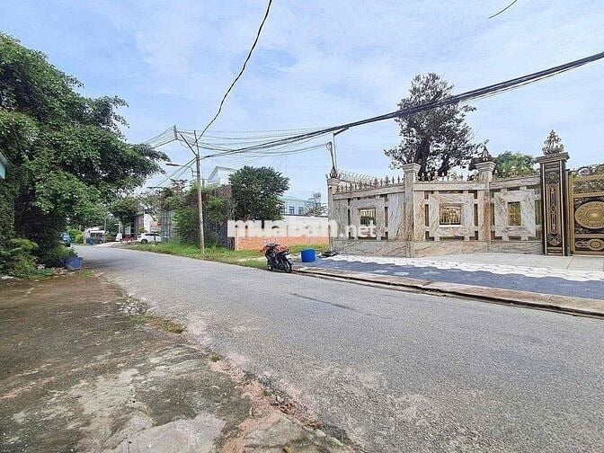 Bán đất mặt tiền dx 80 định hoà cũ sát bên Bệnh Viện Phương chi TDM BD