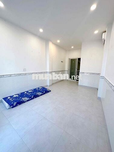 Cần sang Mặt Tiền 4 tầng rất đẹp tại CMT8 , P7, Tân Bình. Giá rẻ