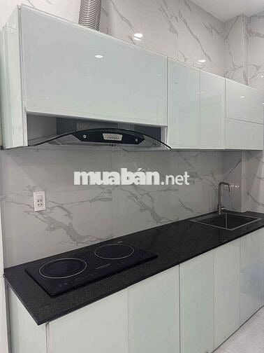 Cần sang Mặt Tiền 4 tầng rất đẹp tại CMT8 , P7, Tân Bình. Giá rẻ