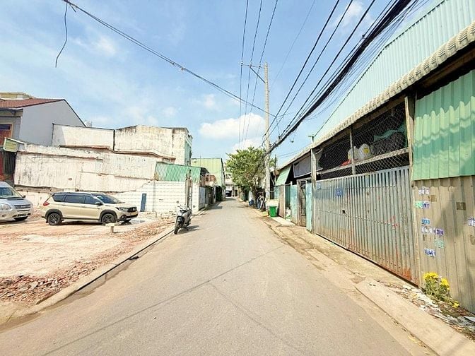 ĐẤT MẶT TIỀN 400M RA PHẠM VĂN ĐỒNG NGAY SÁT CHỢ HIỆP BÌNH, THỦ ĐỨC