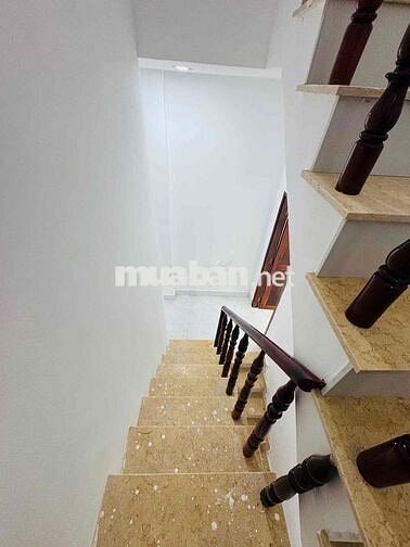 bán nhà 1 trệt 1 lầu giá rẻ vừa hoàn thiện kdc đông đúc mới 100%