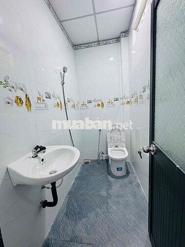 bán nhà 1 trệt 1 lầu giá rẻ vừa hoàn thiện kdc đông đúc mới 100%