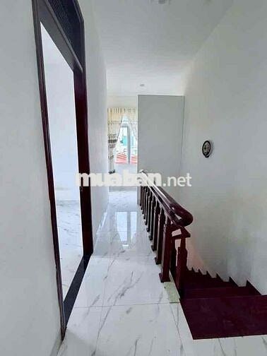 Nhà 3 mặt tiền cho thuê trung tâm phố