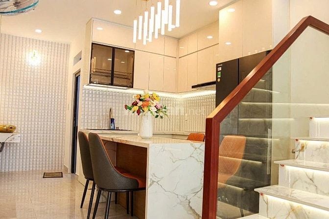 Cần bán gấp căn đường Đoàn Văn Bơ Phường 15 Quận 4 giá 2 tỷ 700/ 62m2