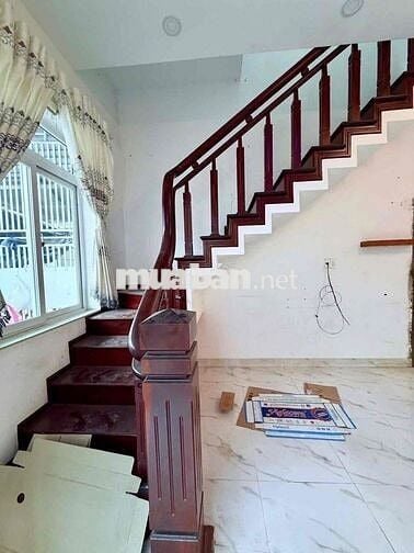 Nhà 3 mặt tiền cho thuê trung tâm phố