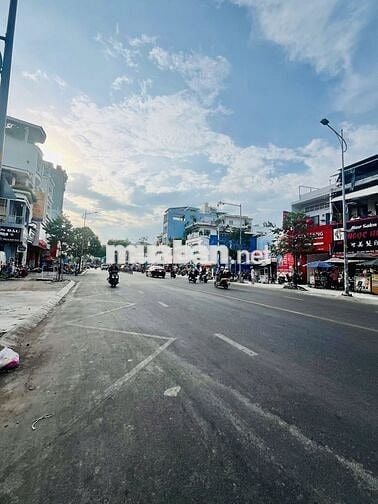 CHo thuê nhà nguyên căn mặt tiền đường Hậu giang 4x20m 3L