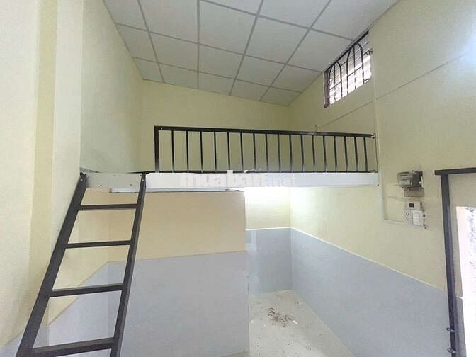 Phòng trọ gác cao ngay sát trung tâm, chỉ tính phí điện và nước