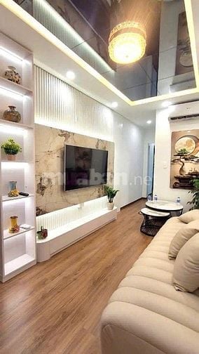 BÁN NHÀ NGỌC TRÌ, LONG BIÊN, 40M2 5 TẦNG NHÀ MỚI FULL ĐỒ, 7.9 TỶ