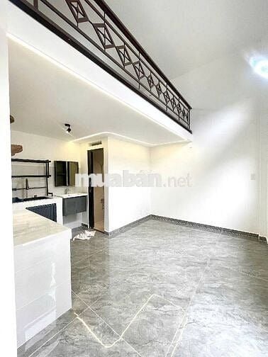 Nhà lô góc 3 tầng tân kỳ tân quý . Đường thông xe cộ đông