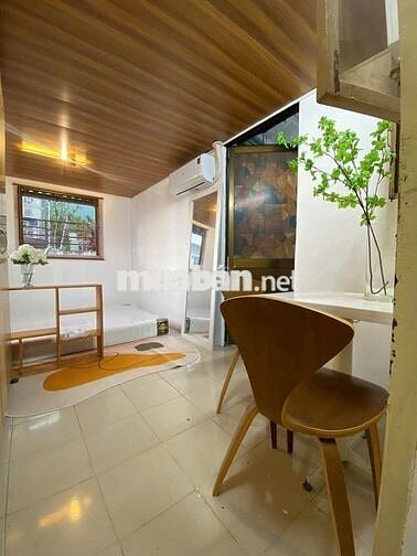 STUDIO LẦU 3- FULL NT- TÁCH BẾP- CÓ BANCOL- CỬA SỔ- 5,5TR/TH