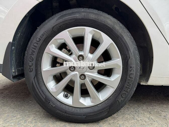 Hyundai Accent 2021 bản AT đi 69.000km