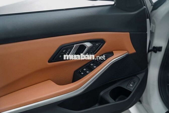 BMW 320i Sport Line LCI 2024 Trắng 12600 km