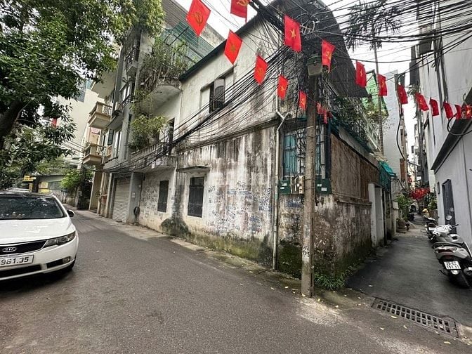 Lạc Long Quân – Tây Hồ - 97 M2 – Đất – MT 9.2 M – Giá 23.7 Tỷ.  