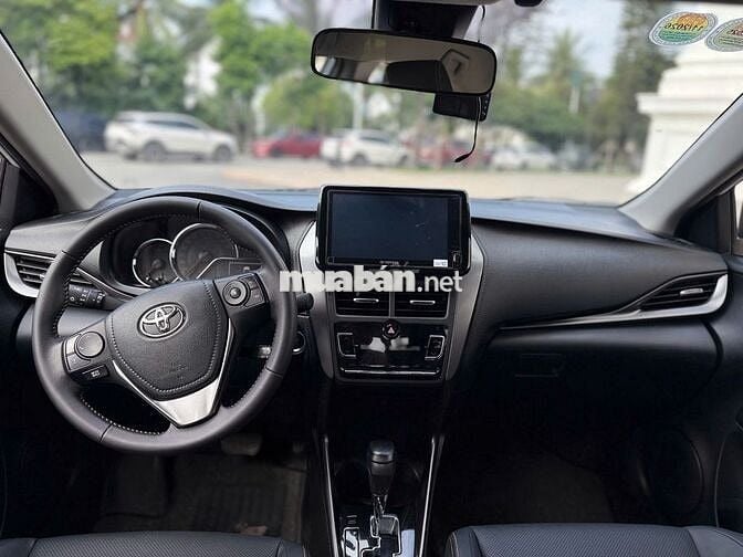 Toyota Vios G 2024 màu trắng mẹ mắng cũng mua