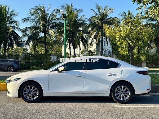 Mazda 3 Luxury 2020 màu trắng, xe đẹp, giá tốt