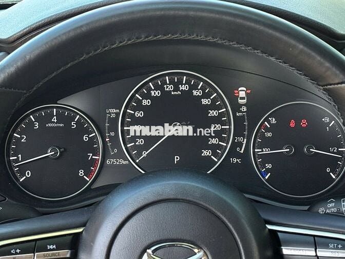 Mazda 3 Luxury 2020 màu trắng, xe đẹp, giá tốt