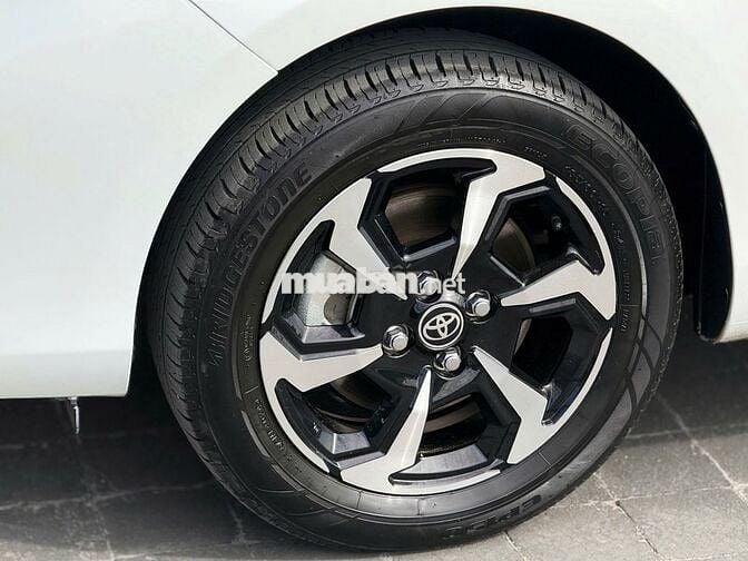 Toyota Vios G 2024 màu trắng mẹ mắng cũng mua