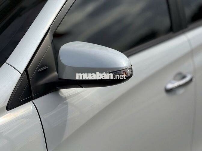 Toyota Vios G 2024 màu trắng mẹ mắng cũng mua