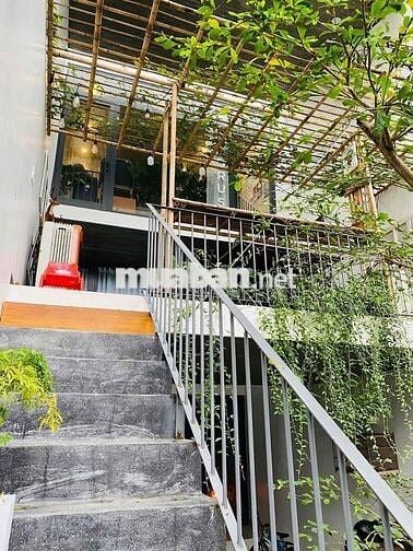 loại nhà ở diện tich sử dụng 250m2 , 3 phòng ngủ, 3 phòng vệ sinh