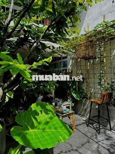 loại nhà ở diện tich sử dụng 250m2 , 3 phòng ngủ, 3 phòng vệ sinh