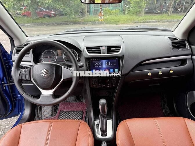 Suzuki Swift 2015 Special logo vàng