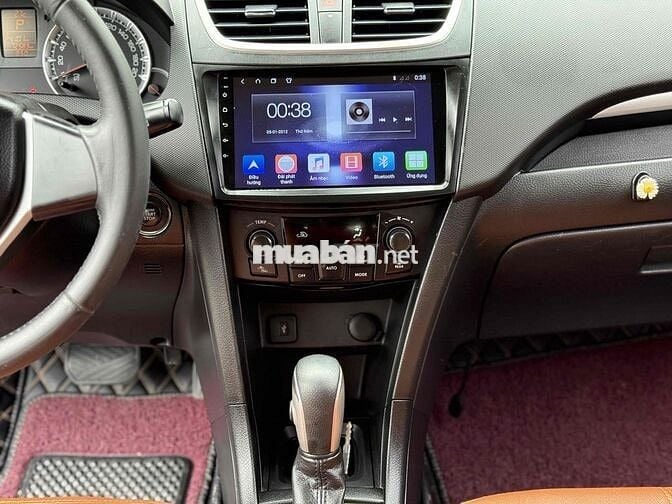 Suzuki Swift 2015 Special logo vàng