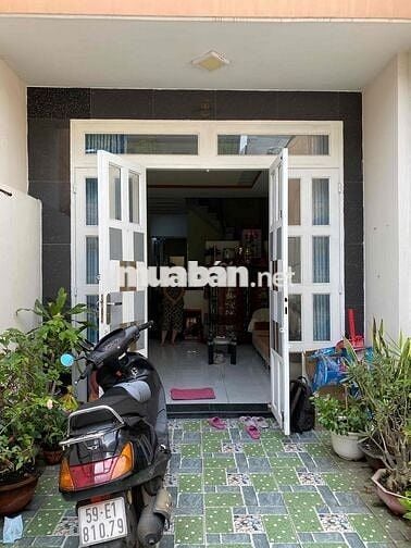 mặt tiền đường 16m 4 tầng 4 P ngủ P khách Bếp. P thờ sân thương