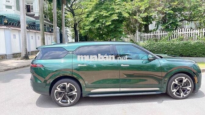 BÁN VinFast VF9 2023 Plus - THAY MÂM VÀ VỎ MỚI