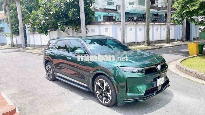 BÁN VinFast VF9 2023 Plus - THAY MÂM VÀ VỎ MỚI