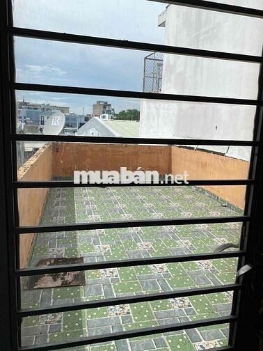 mặt tiền đường 16m 4 tầng 4 P ngủ P khách Bếp. P thờ sân thương