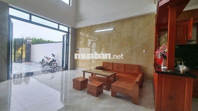 Nhà bán phùng Hưng an viễn nhà 2 tầng nội thất gỗ cao cấp