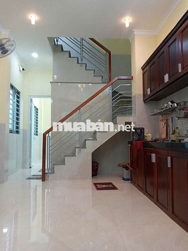 Cho thuê phòng mới xây, nhà vệ sinh riêng,  trên đường Lạc Long Quân