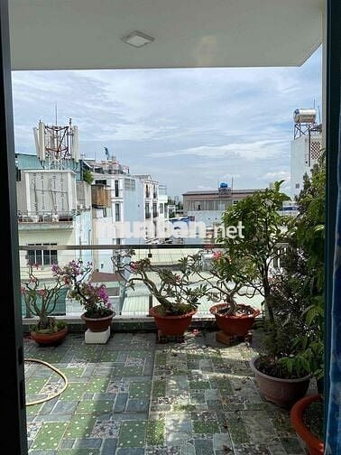 mặt tiền đường 16m 4 tầng 4 P ngủ P khách Bếp. P thờ sân thương