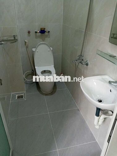 Cho thuê phòng mới xây, nhà vệ sinh riêng,  trên đường Lạc Long Quân