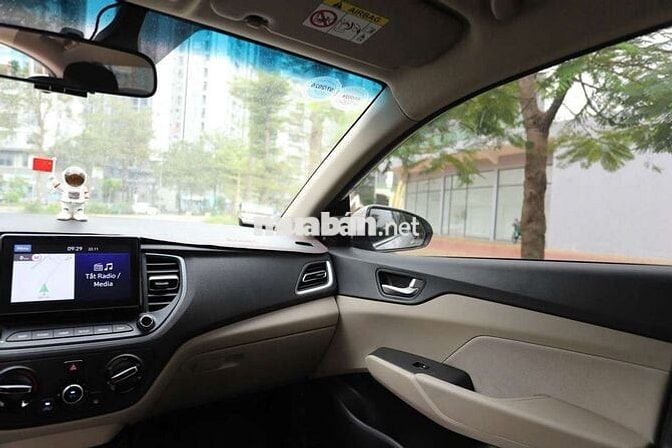 Hyundai Accent 2023 1.4 AT - 39000 km