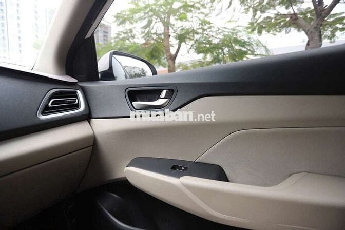 Hyundai Accent 2023 1.4 AT - 39000 km