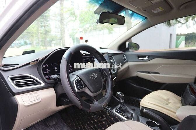 Hyundai Accent 2023 1.4 AT - 39000 km